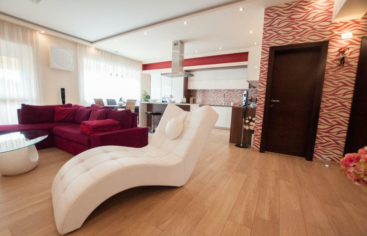 Prestige Apartment Komárno Dış mekan fotoğraf