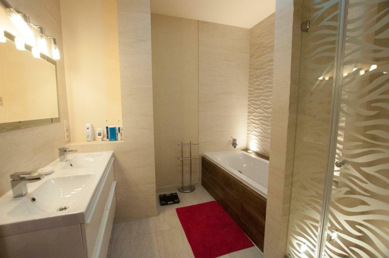 Prestige Apartment Komárno Dış mekan fotoğraf