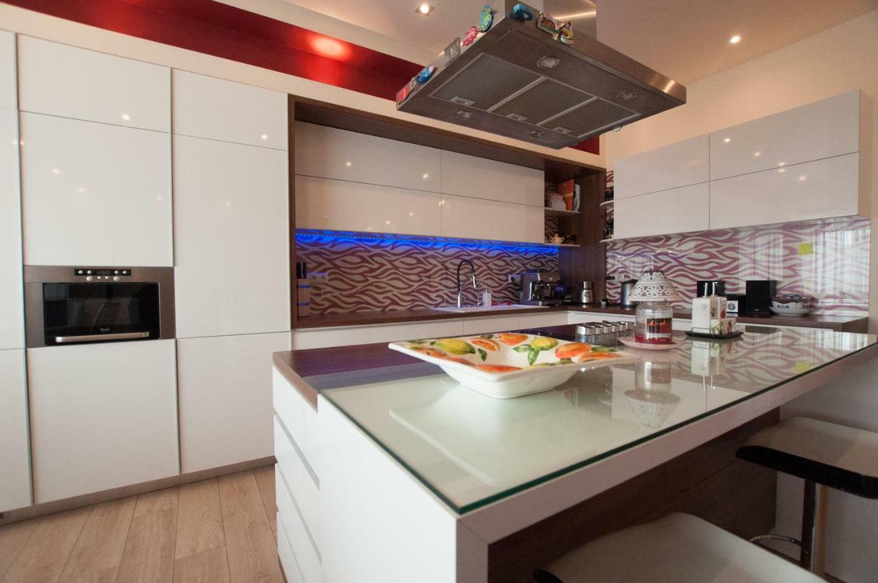 Prestige Apartment Komárno Dış mekan fotoğraf